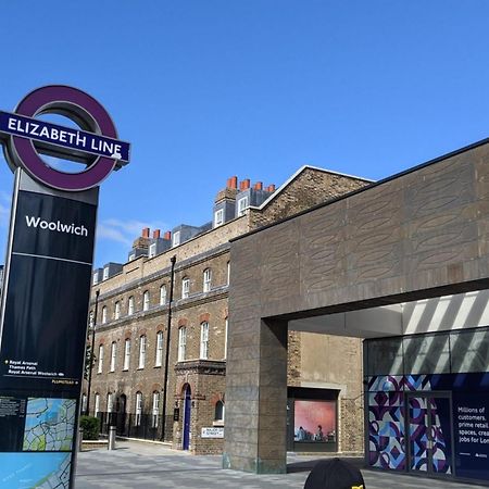 2 Bed Flat, Dedicated Workspace, Parking, 4Ktv London Exteriör bild