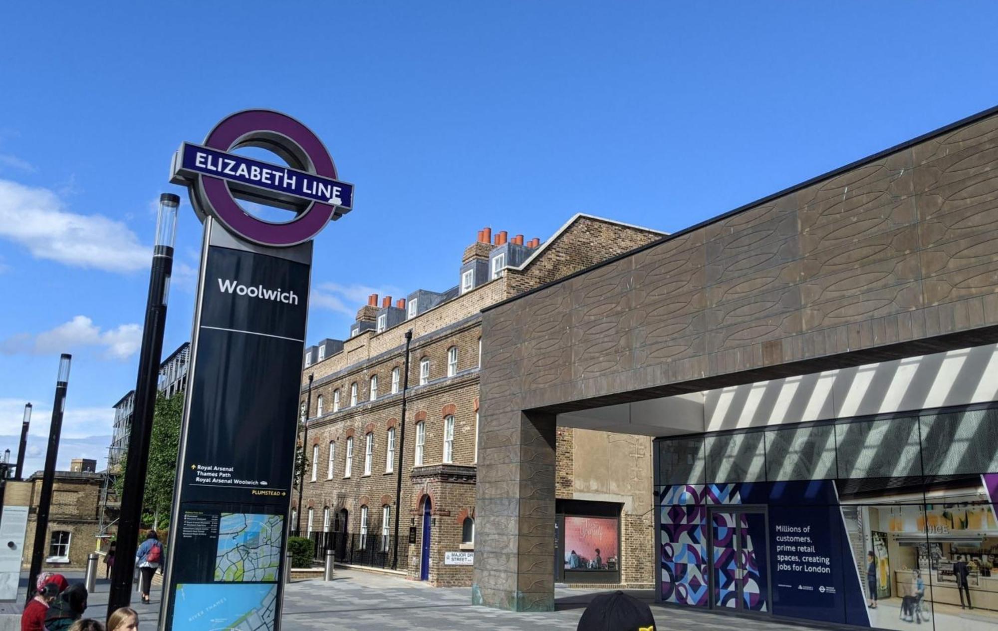 2 Bed Flat, Dedicated Workspace, Parking, 4Ktv London Exteriör bild