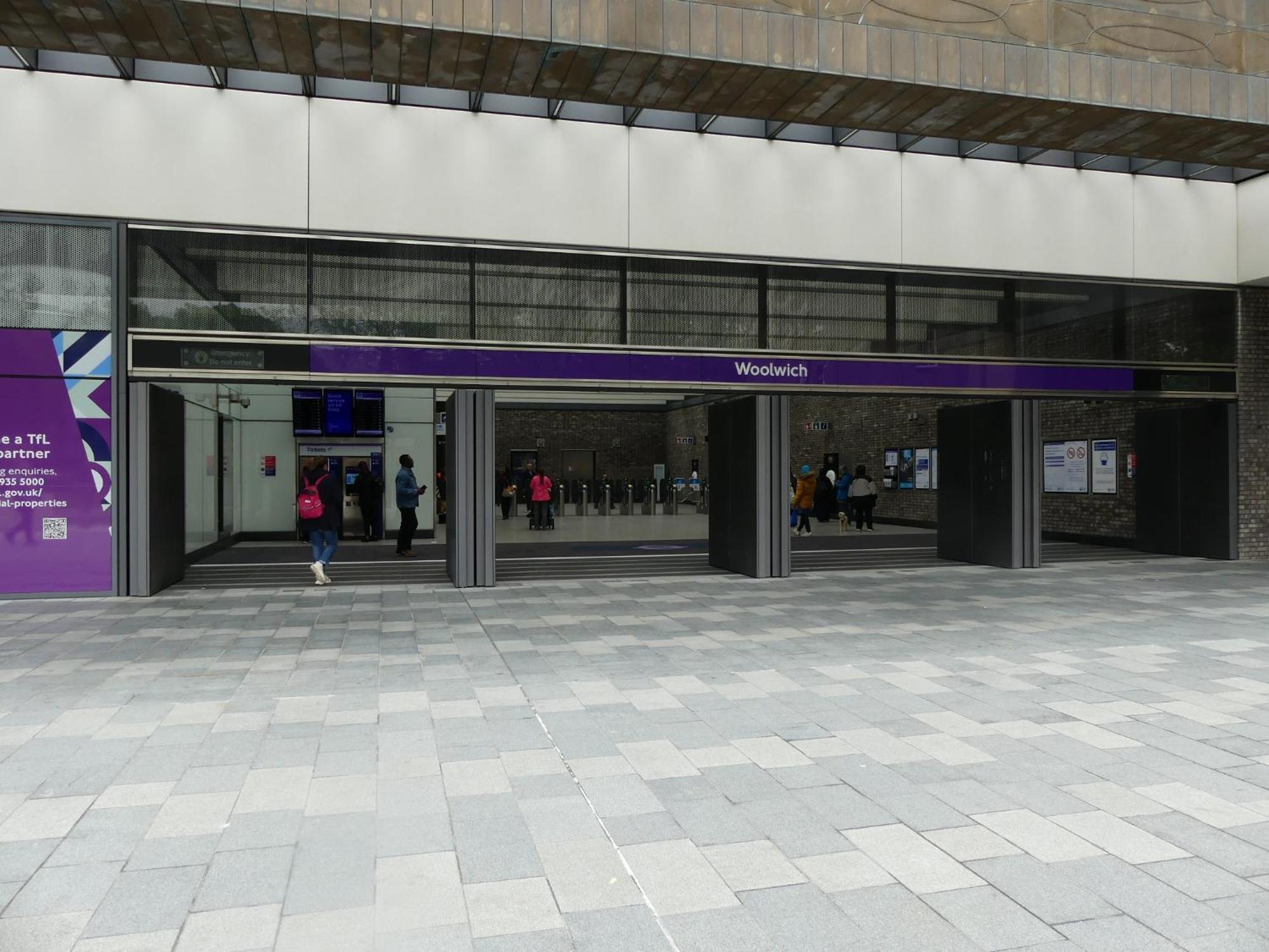 2 Bed Flat, Dedicated Workspace, Parking, 4Ktv London Exteriör bild
